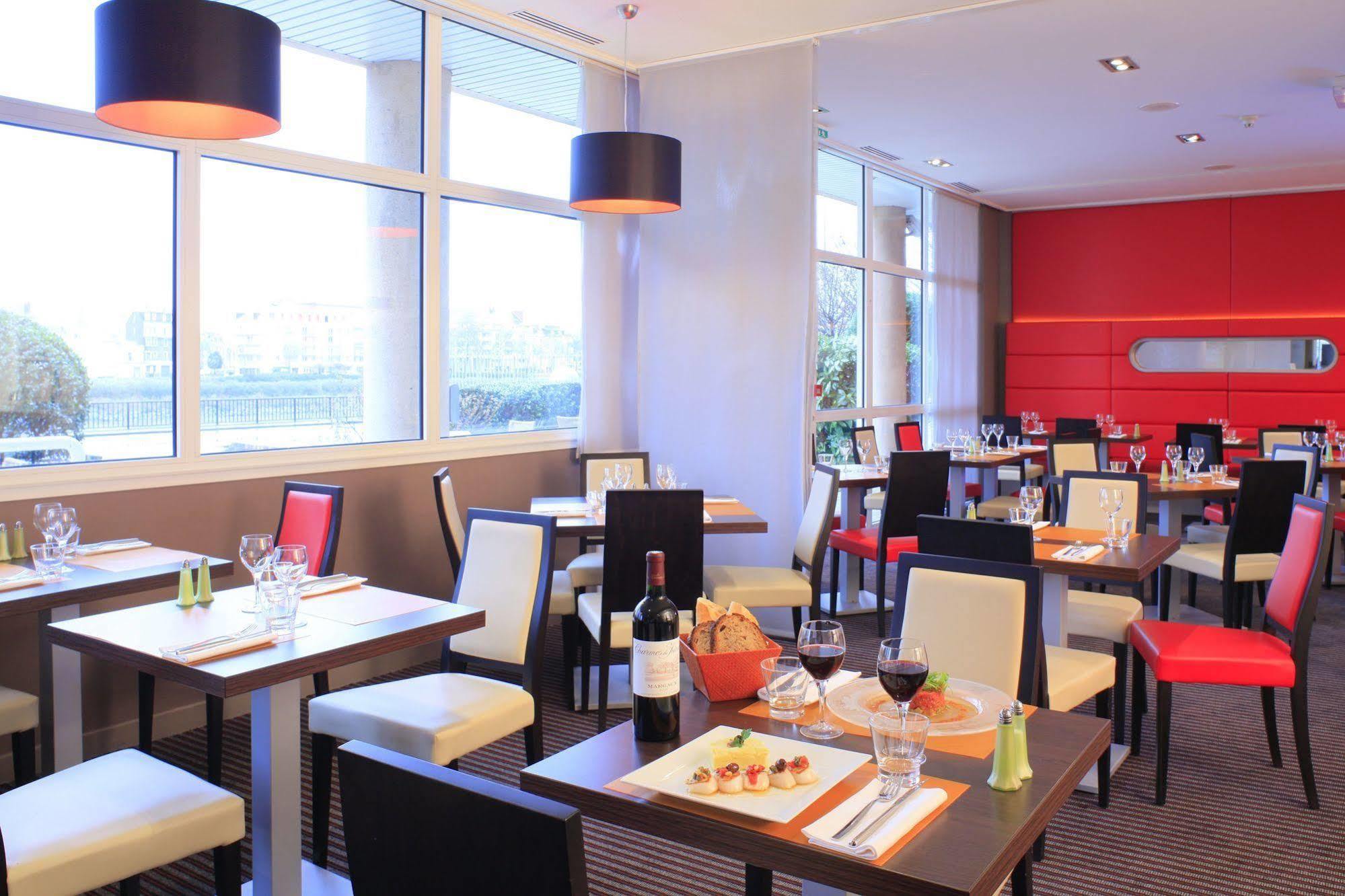 Novotel Centre Bord De Loire 4* Nantes